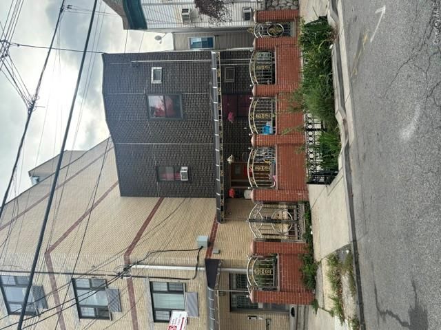 [Parkchester Real Estate, listing number 7334324]