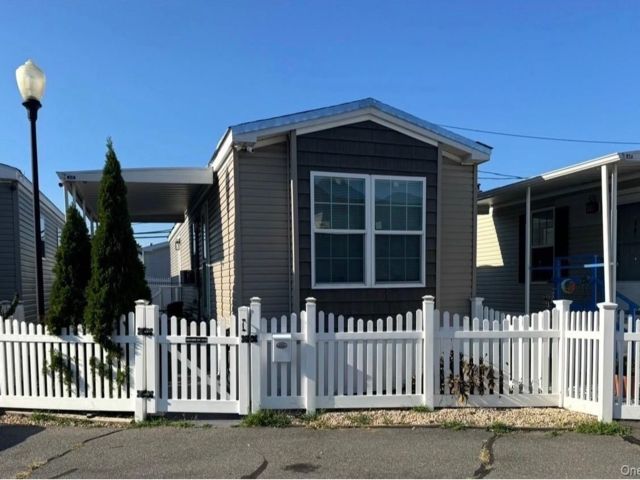 [Amityville Real Estate, listing number 7334382]