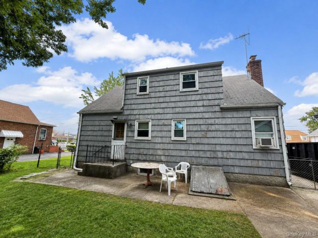 [PHOTO]