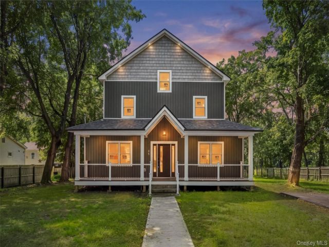 3 BR,  2.00 BTH &nbsp;Traditional style home in Sparrowbush