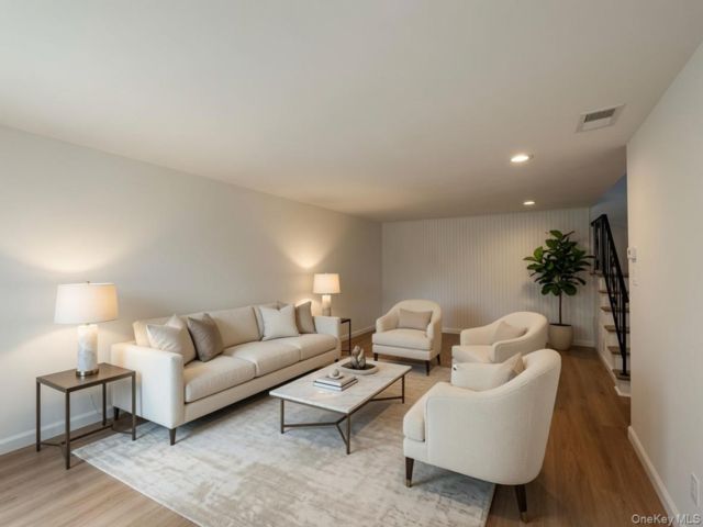 [Port Jefferson Station Real Estate, listing number 7334616]