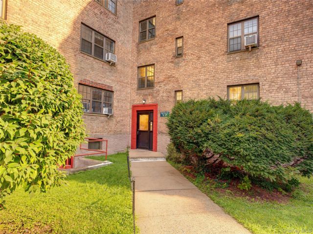  1 BR,  1.00 BTH &nbsp;Other style home in Kew Garden Hills