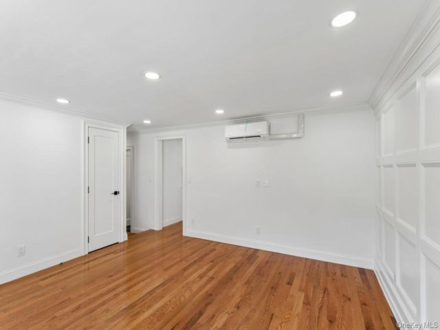 [PHOTO]