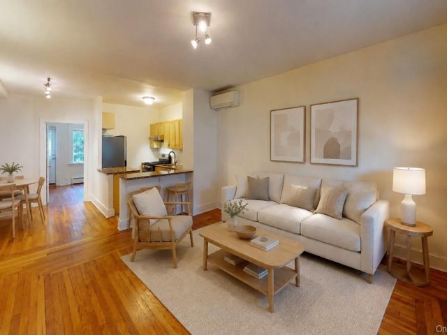  3 BR,  2.00 BTH &nbsp;Includes legal  style home in Forest Hills