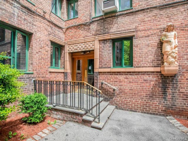 [Parkchester Real Estate, listing number 7334757]