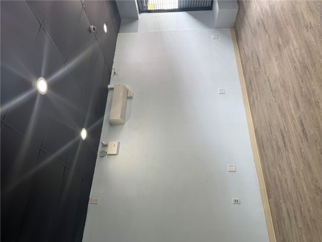 [PHOTO]