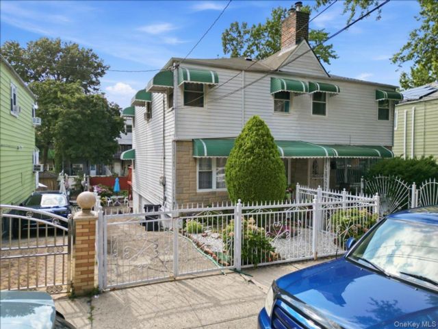  3 BR,  2.00 BTH &nbsp;Other style home in Wakefield