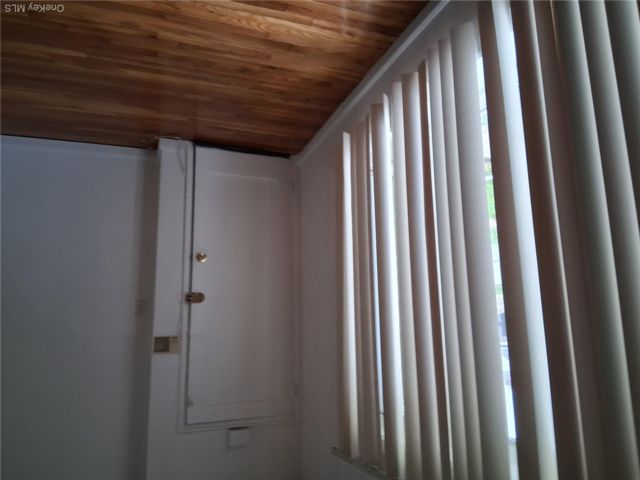 [PHOTO]