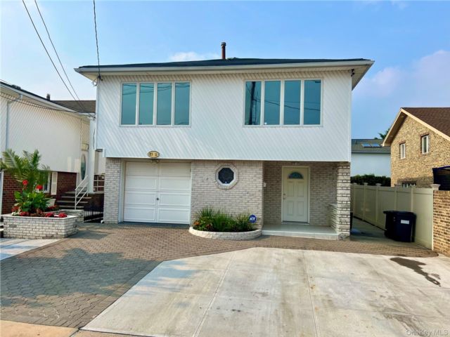 [Howard Beach Real Estate, listing number 7334961]