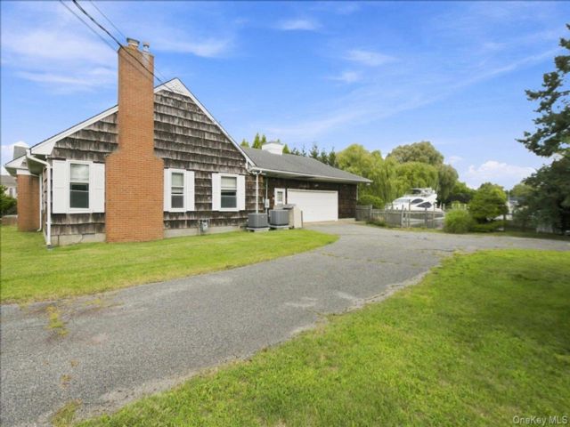 [East Islip Real Estate, listing number 7334981]