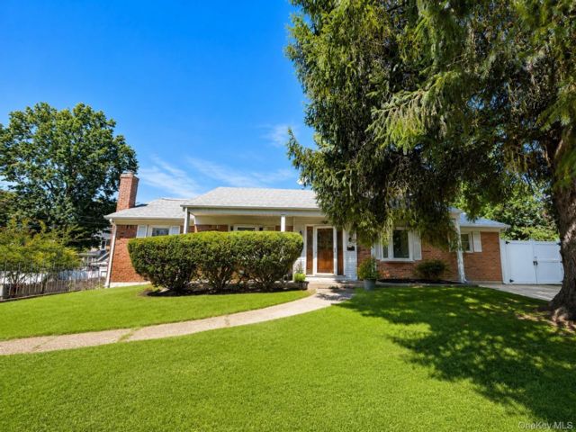 [Glen Cove Real Estate, listing number 7335036]