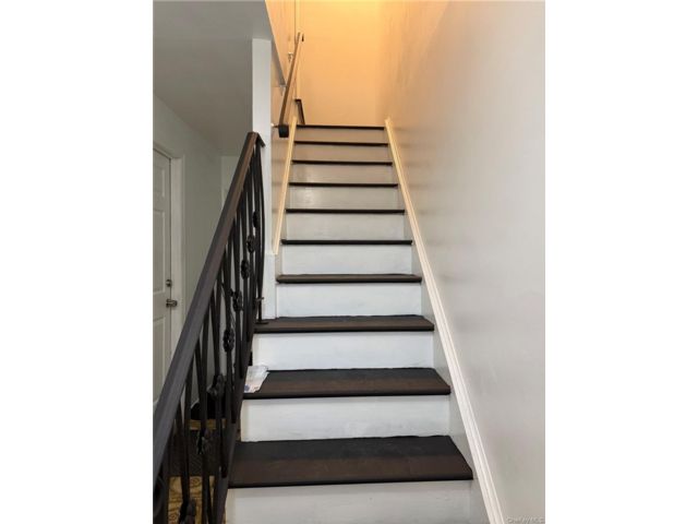  3 BR,  2.00 BTH &nbsp;House style home in Bellerose