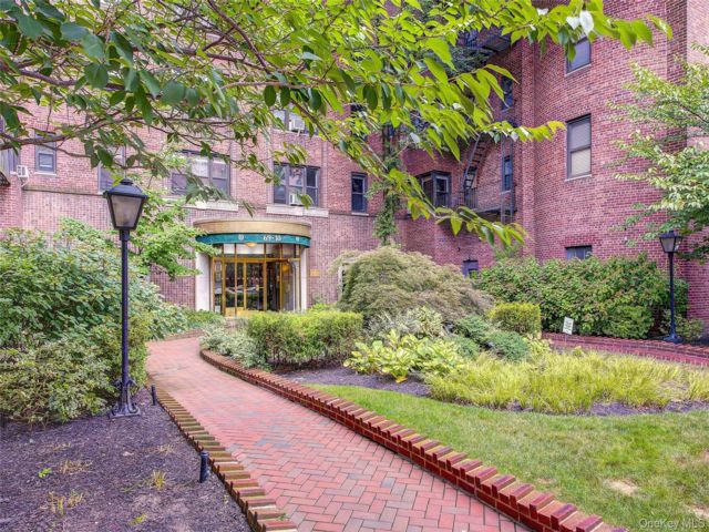[PHOTO]