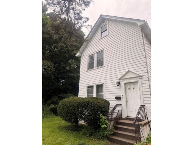  4 BR,  2.00 BTH &nbsp;Colonial style home in Holliswood
