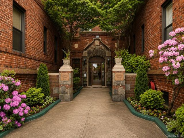 1 BR,  1.00 BTH &nbsp;Other style home in Flushing