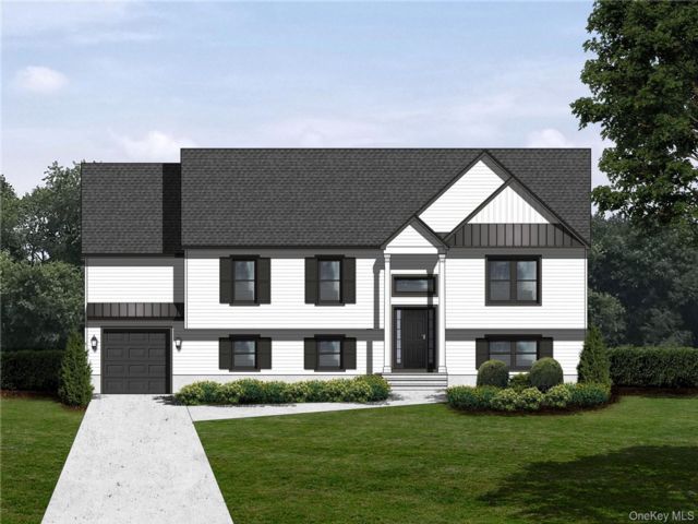  4 BR,  2.00 BTH &nbsp;Raised ranch style home in Shirley
