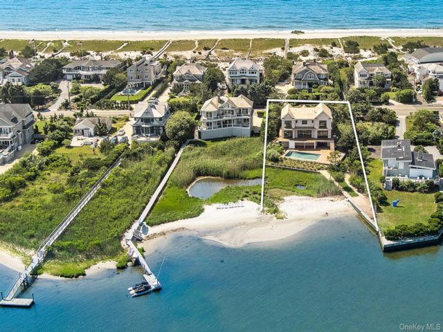  5 BR,  6.00 BTH &nbsp;Colonial style home in Westhampton Beach