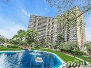 Studio,  1.00 BTH &nbsp;High rise style home in Bayside