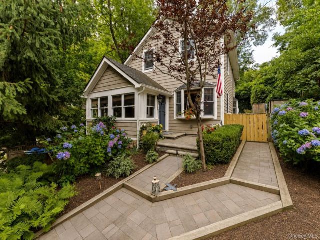 [Setauket Real Estate, listing number 7335458]
