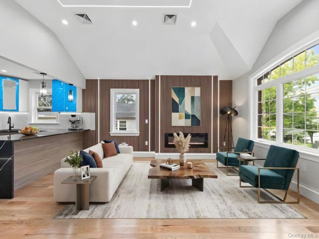 [Rosedale Real Estate, listing number 7335552]