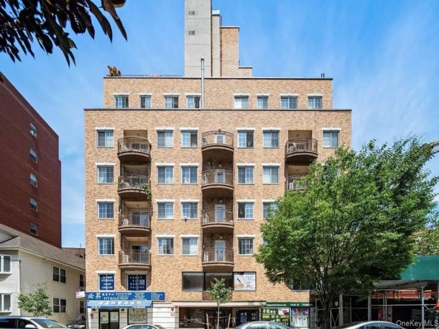  2 BR,  2.00 BTH &nbsp;Other style home in Flushing
