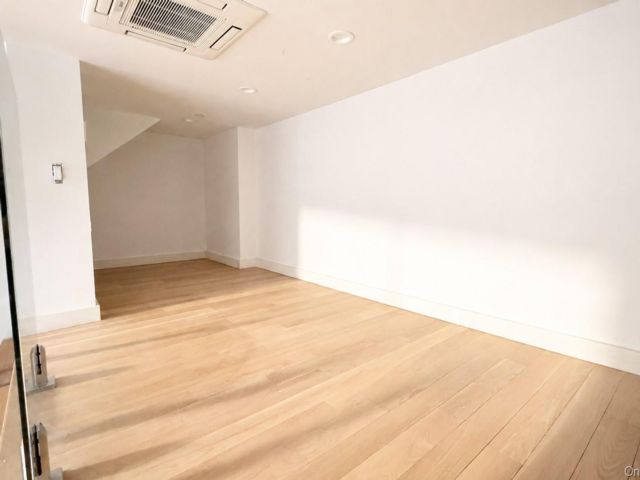 [PHOTO]