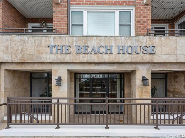 Studio,  1.00 BTH &nbsp;High rise style home in Long Beach
