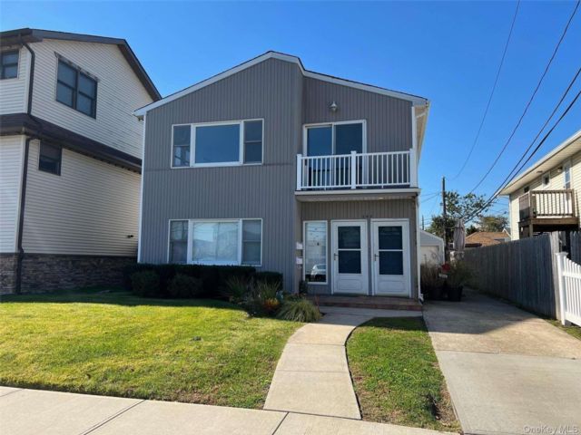  3 BR,  2.00 BTH &nbsp;Includes legal  style home in Long Beach