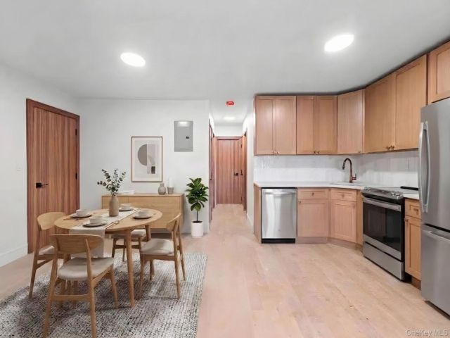 [Mosholu Real Estate, listing number 7335684]
