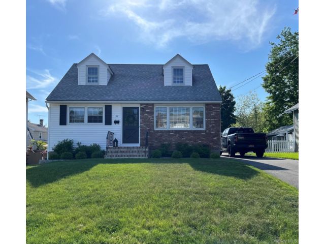  2 BR,  1.00 BTH &nbsp;Cape cod style home in Suffern