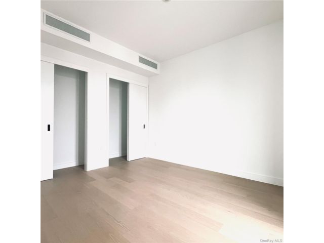 [PHOTO]