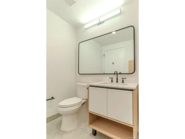 [PHOTO]