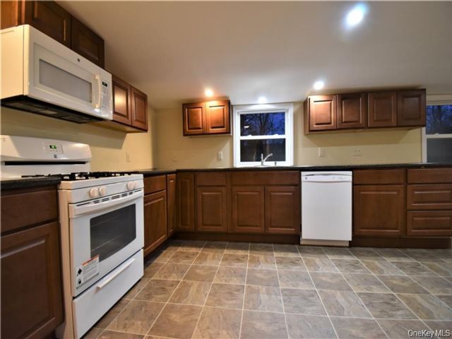  2 BR,  1.00 BTH &nbsp;Ranch style home in Pine Bush