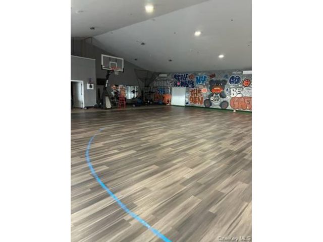 [PHOTO]