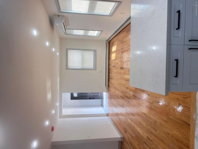  3 BR,  1.00 BTH &nbsp;Contemporary style home in Laurelton