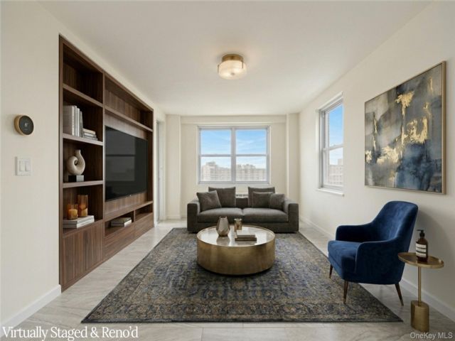  2 BR,  2.00 BTH &nbsp;Mid rise style home in Rego Park