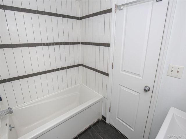 [PHOTO]