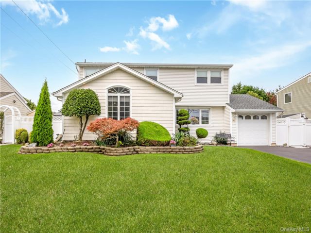 [Massapequa Real Estate, listing number 7335922]