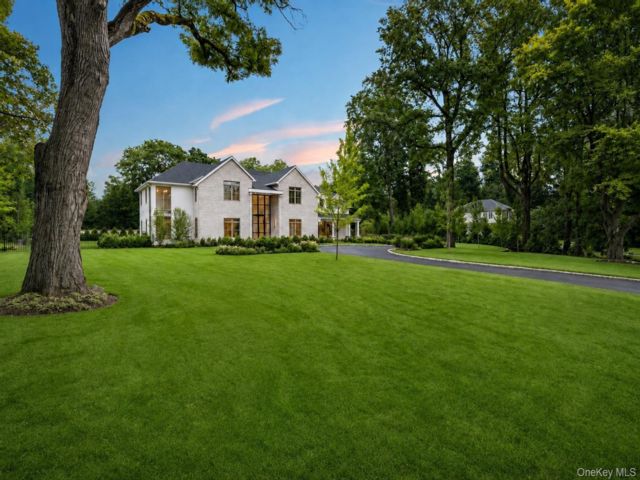  6 BR,  9.00 BTH &nbsp;Other style home in Sands Point