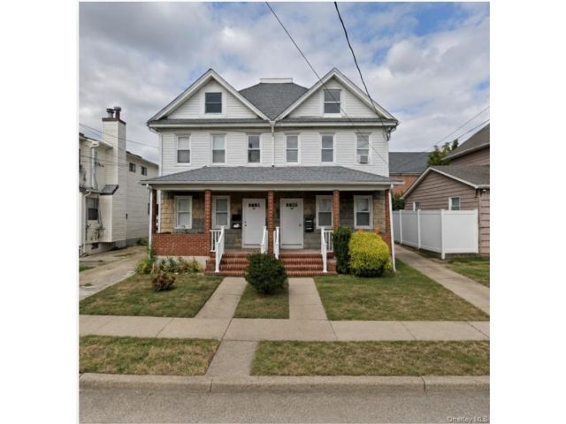 Studio,  1.00 BTH &nbsp;Includes legal  style home in Mineola