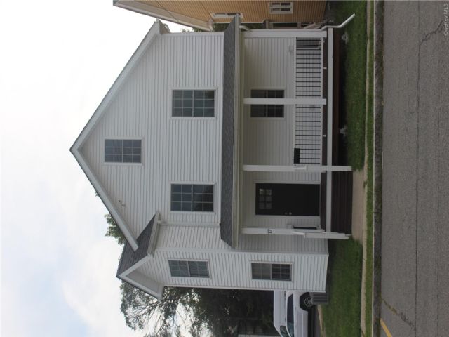  3 BR,  2.00 BTH &nbsp;Colonial style home in Walden