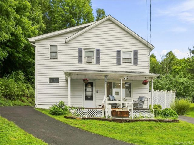  3 BR,  2.00 BTH &nbsp;Colonial style home in Unionville