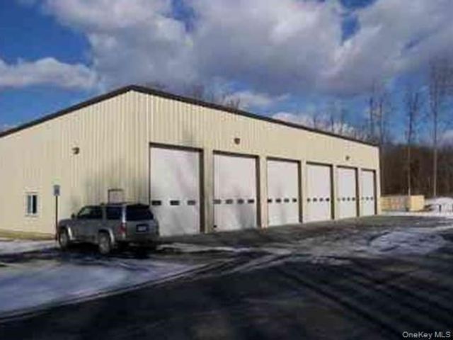 Studio,  0.00 BTH &nbsp;Commercial style home in Middletown