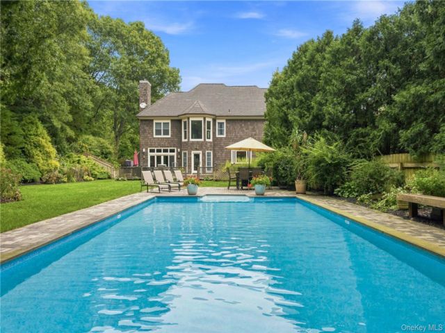 [PHOTO]
