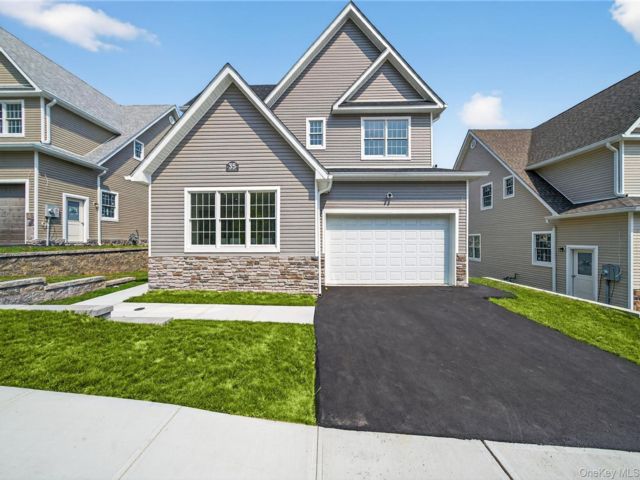  5 BR,  4.00 BTH &nbsp;Colonial style home in Monroe