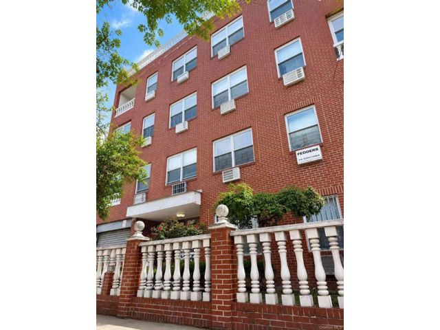  2 BR,  2.00 BTH &nbsp;Other style home in Corona
