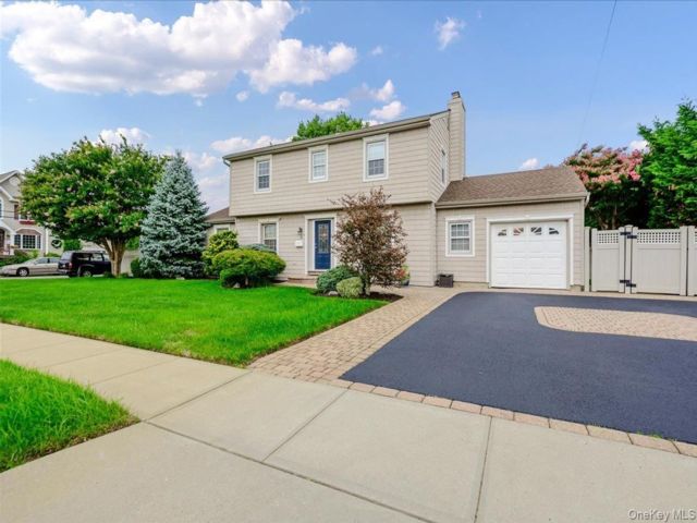 [Massapequa Real Estate, listing number 7336273]
