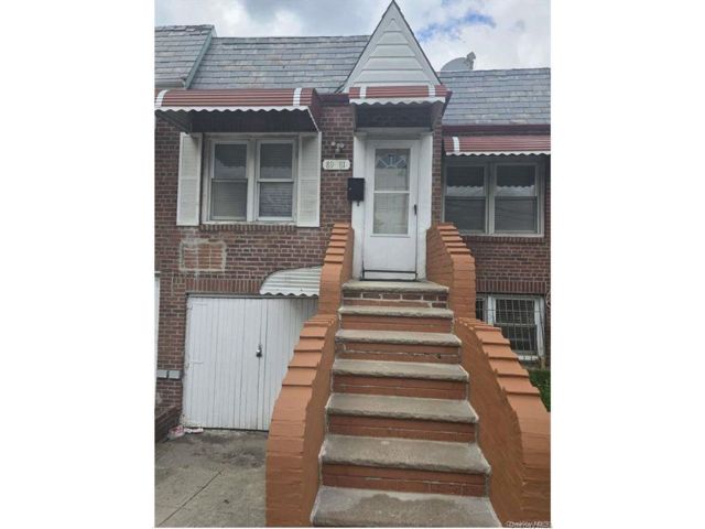 3 BR,  2.00 BTH &nbsp;House style home in Queens Village