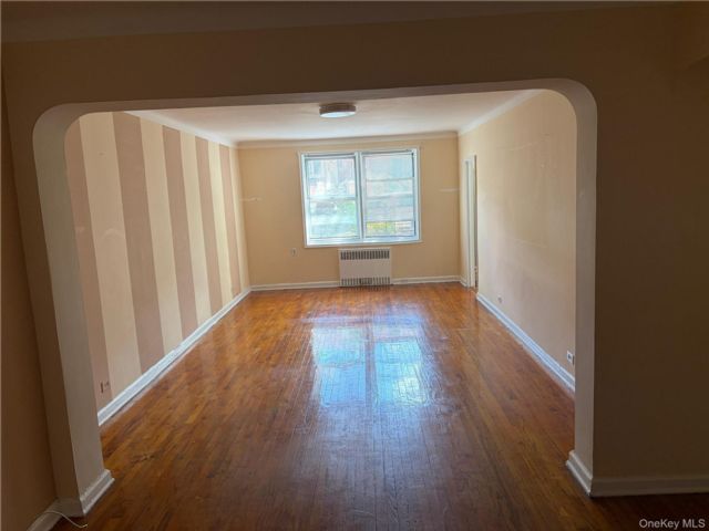  2 BR,  1.00 BTH &nbsp;Mid rise style home in Rego Park