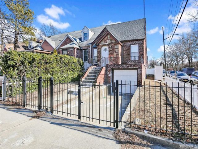 [PHOTO]